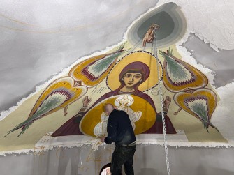 Au început lucrările de pictură în frescă la biserica parohiei din localitatea Pescara