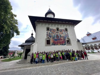 Copiii români din Italia se întorc acasă în taberele ARC