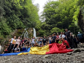 Mai aproape de casă, mai aproape de cer - 106 copii și tineri români din Italia au participat la Taberele ARC de la Mănăstirea Caraiman organizate de Departamentul pentru Românii de Pretutindeni