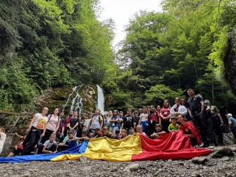 Mai aproape de casă, mai aproape de cer - 106 copii și tineri români din Italia au participat la Taberele ARC de la Mănăstirea Caraiman organizate de Departamentul pentru Românii de Pretutindeni