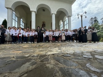 Mai aproape de casă, mai aproape de cer - 106 copii și tineri români din Italia au participat la Taberele ARC de la Mănăstirea Caraiman organizate de Departamentul pentru Românii de Pretutindeni