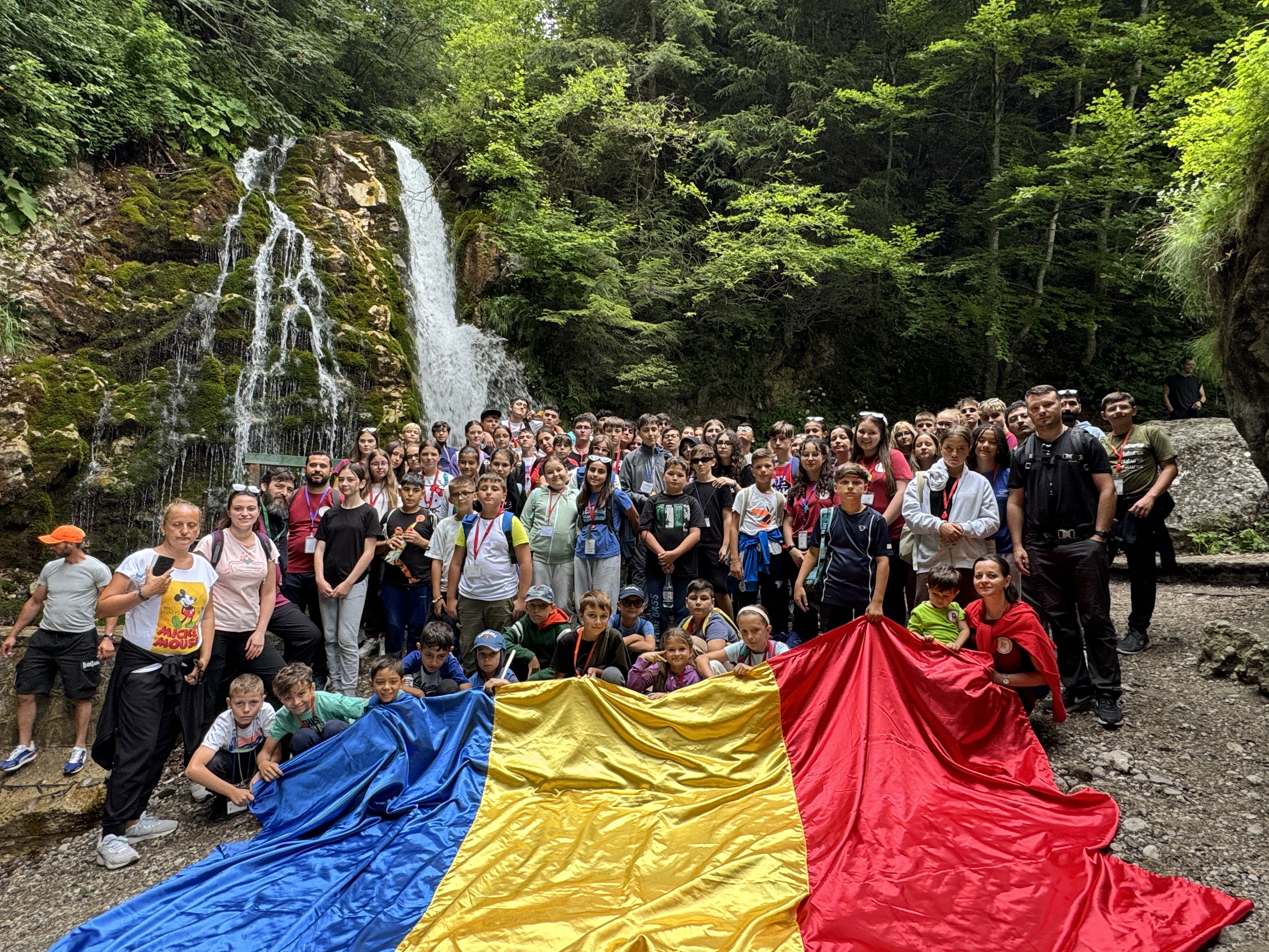 Mai aproape de casă, mai aproape de cer - 106 copii și tineri români din Italia au participat la Taberele ARC de la Mănăstirea Caraiman organizate de Departamentul pentru Românii de Pretutindeni